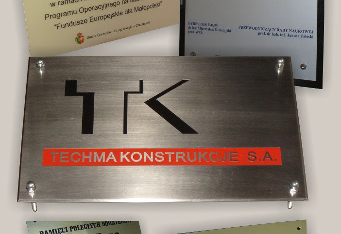 tablice pami�tkowe, litery metalowe, medaliony, statuetki,  klamry, odznaki